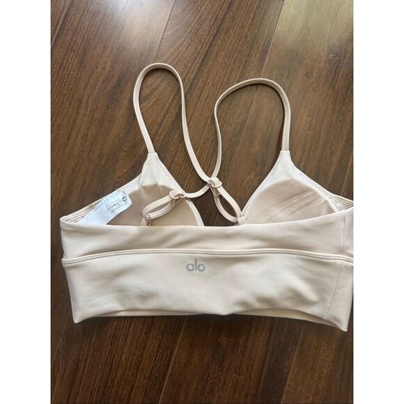 Alo - Medium - Airlift Divine Bra in Macadamia - Picture 6 of 7